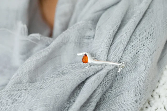 Dachshund Amber Dog Brooch - Sterling Silver Sausage Dog with Baltic Amber Ear - Image 2