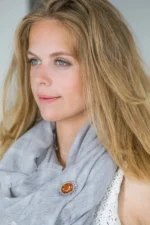 Oval Classic Framed Amber Brooch - Victorian Style, Baltic Amber & Sterling Silver - Image 9