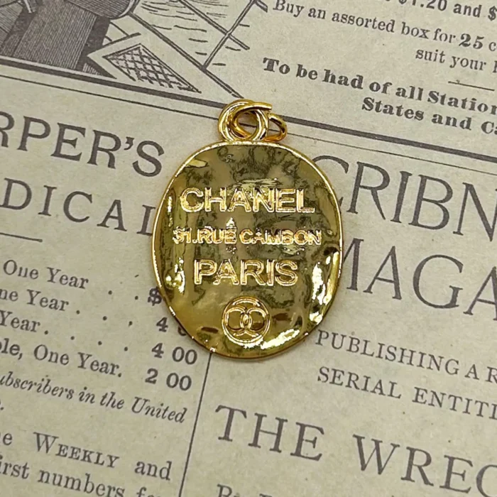 Elegant Designer Tag Zipper Pull in Gold - 20mm, Hammered Design, Double-Sided - Image 1