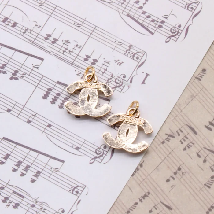 Elegant Designer Zipper Pull Set - Mini Pearl & Goldtone - Pack of 2 - Perfect for Bags & Clothing - Image 4
