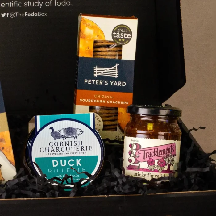 Delight Your Palate with the Cheese Taster Gift Box - The Ultimate Gourmet Experience - Image 2