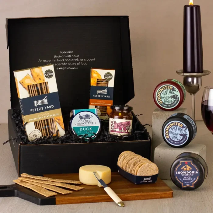 Delight Your Palate with the Cheese Taster Gift Box - The Ultimate Gourmet Experience - Image 1
