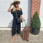 Stylish Oversized Jumpsuit - Ultra-Chic V-Neck Sleeveless Design for Women