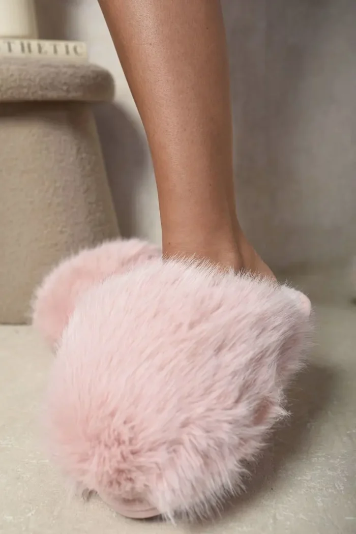 Fluffy Faux Fur Winter Sandals - Cozy & Stylish Footwear for Chilly Days - Image 9