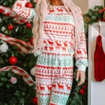 Festive Christmas Pullover and Pants Lounge Set - Cozy Holiday Loungewear for Comfort and Style