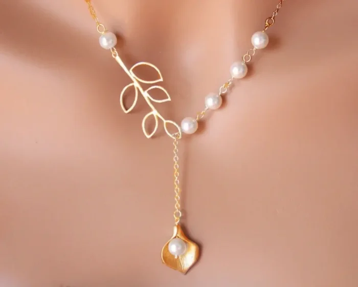 Pearly Lily Lariat Necklace - White and Yellow Gold Plated | Elegant & Charming Jewelry - Image 1