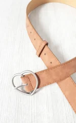 Stylish Heart Detail Belt - Chic Faux Leather, Flexible Fit, Perfect for All Occasions - Image 3