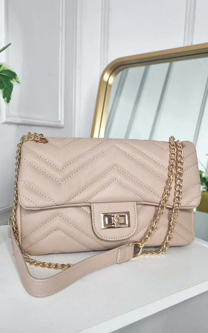 Elegant Faux Leather Chain Strap Shoulder Bag - Everyday Classic in Black - Image 4